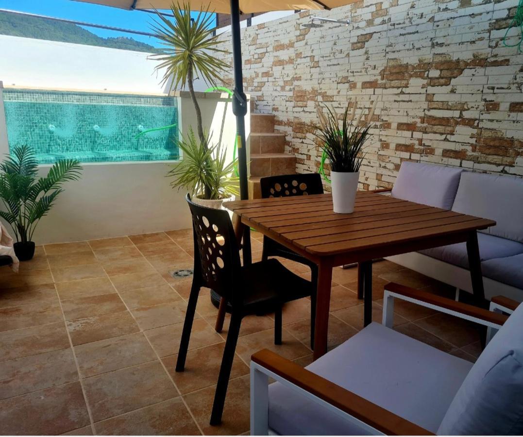 La Casa Junto Al Sendero Del Rio & Piscina # Aire Acondicionado Villa Los Romeros Bagian luar foto