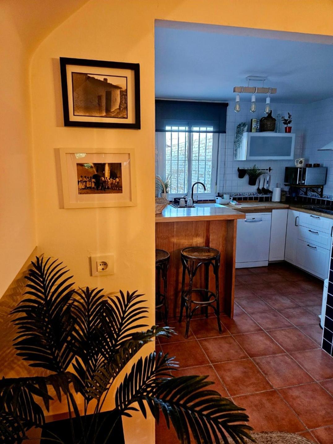 La Casa Junto Al Sendero Del Rio & Piscina # Aire Acondicionado Villa Los Romeros Bagian luar foto